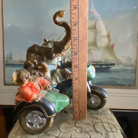 Elephant on the motorcycle figurine - Picture 6 of 8